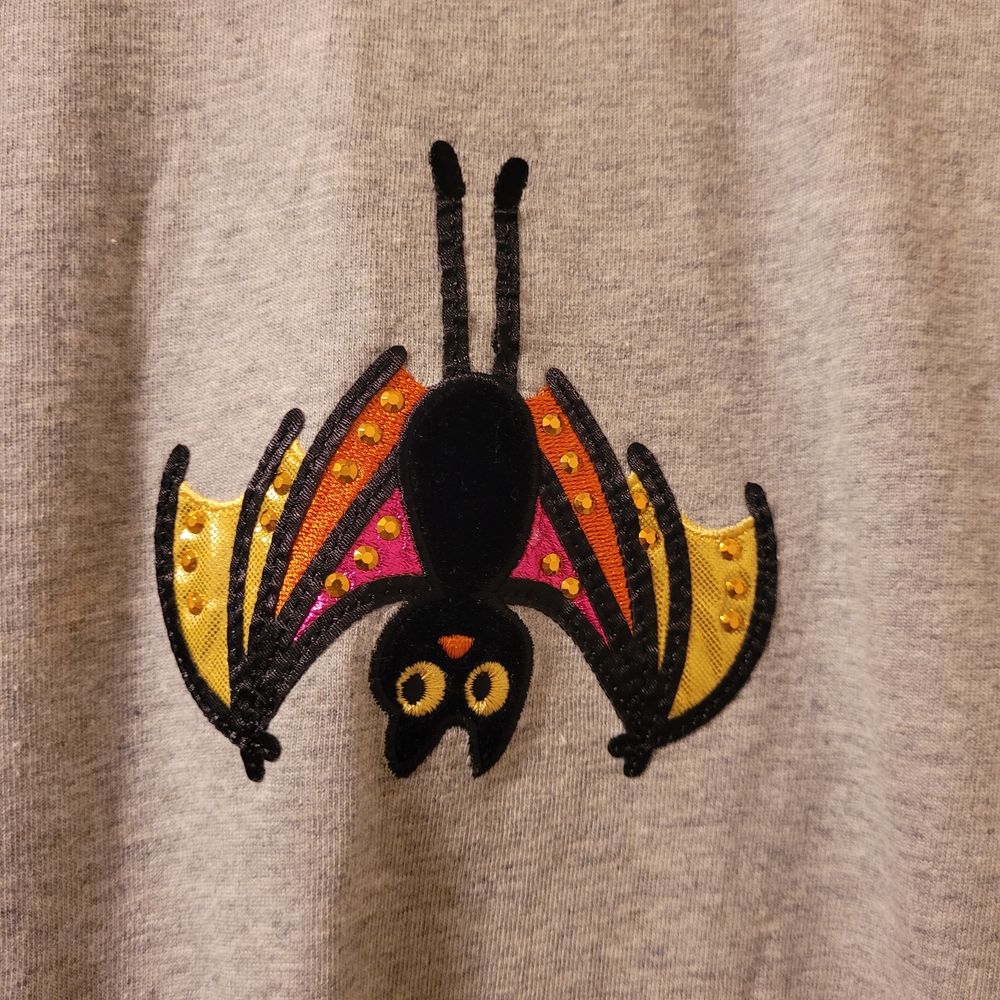 Holiday Editions Halloween Gray Top with Upside Down Bat Motif Size S - Picture 3 of 6